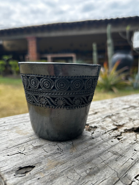 Vaso calado de barro negro