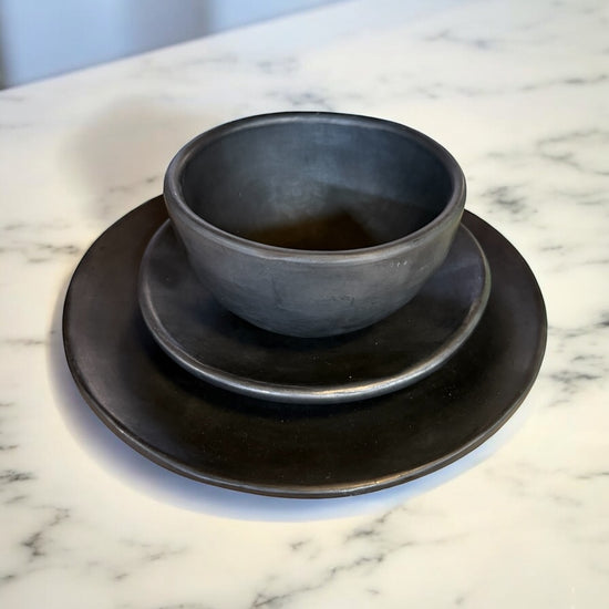 Set de vajillas de barro negro