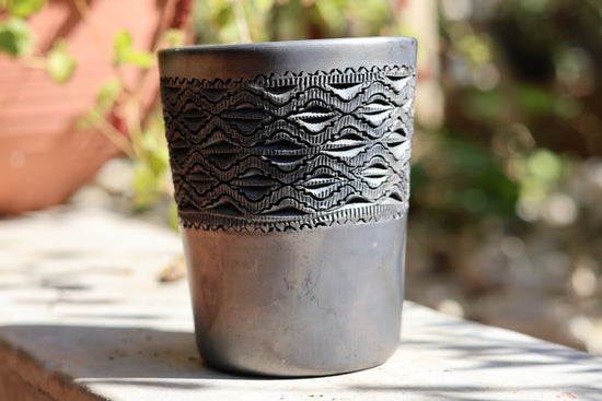 Vaso grande de barro negro